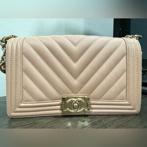 Chanel Flapbag old medium caviar beige